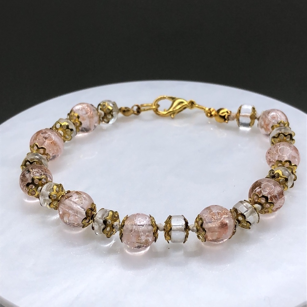 Venetian art glass bead elegant dressy blush pink-ish bracelet gold tone.